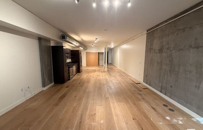 1 bed, 1 bath, 1,100 sqft, $2,600, Unit 506