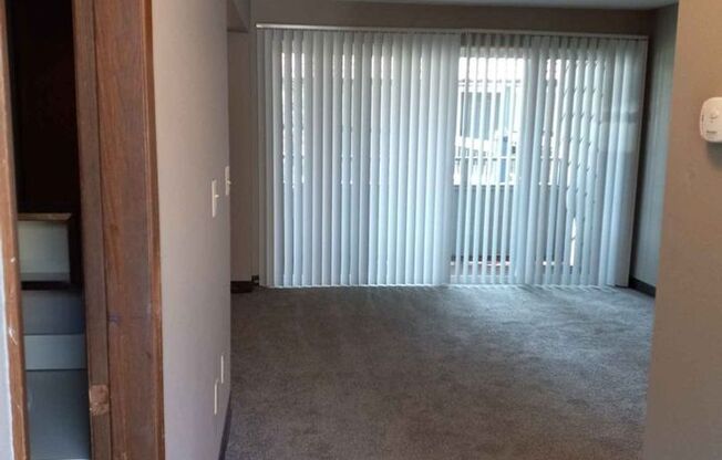 Studio, 1 bath, 440 sqft, $1,005, Unit 217