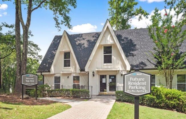 2 beds, 2 baths, 1,033 sqft, $1,299