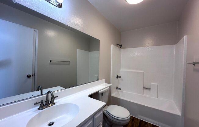 2 beds, 2 baths, $2,295, Unit 302