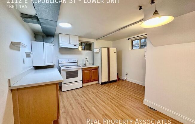 2112 E REPUBLICAN ST