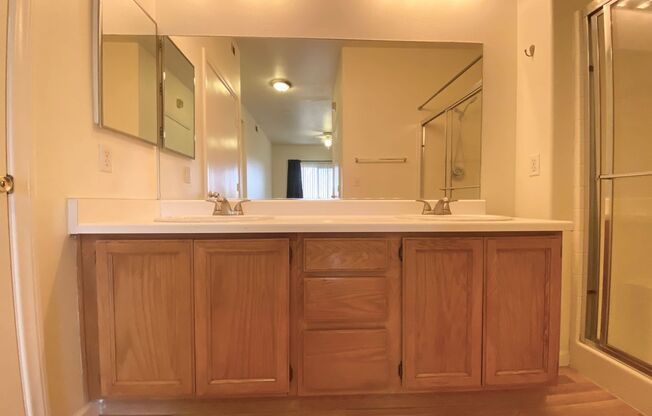 3 beds, 2 baths, $1,550, Unit UNIT 1127