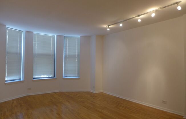 1 bed, 1 bath, 700 sqft, $1,950, Unit 05A