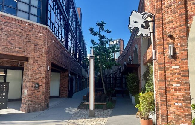 1 bed, 2 baths, 1,189 sqft, $3,950, Unit 504