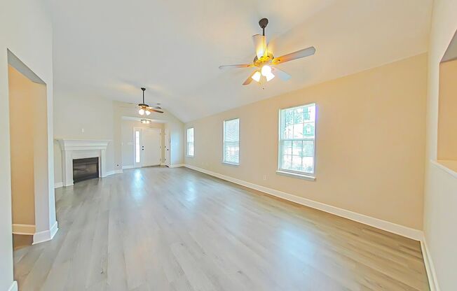 Three bedroom home in Martinez!
