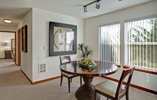 2 beds, 1 bath, 833 sqft, $2,195, Unit A207