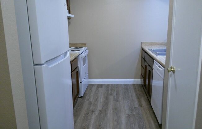 2 beds, 1.5 baths, 900 sqft, $2,400, Unit 48-49G