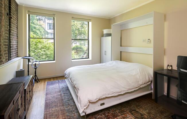 419 W 48 ST