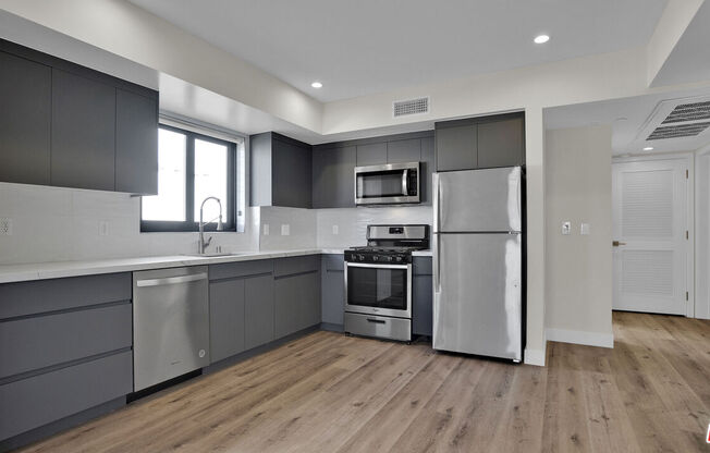 1 bed, 1 bath, 660 sqft, $2,400, Unit 201