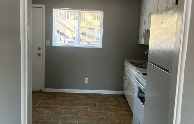 2 beds, 1 bath, 750 sqft, $1,045, Unit B02 1018 10