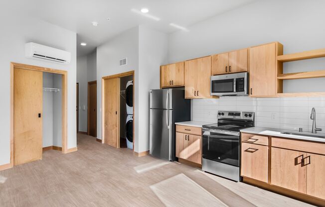 Studio, 1 bath, 607 sqft, $1,645, Unit 432