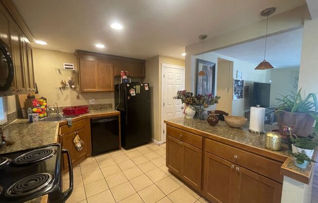 Charming 3 Bedroom Home in Aurora
