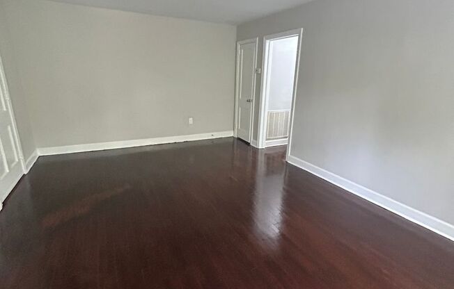 1 bed, 1 bath, 700 sqft, $885, Unit 1109-1