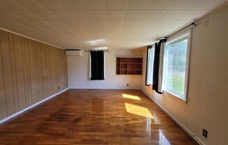 Charming 2 bed 1 bath