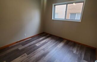 2 beds, 1 bath, 825 sqft, $945, Unit 4