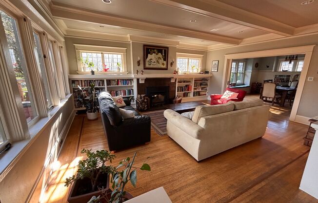 Spectacular, Fully-Furnished 1910 4 Bed/3.5 Bath Irvington Craftsman Avail for 1 Year!