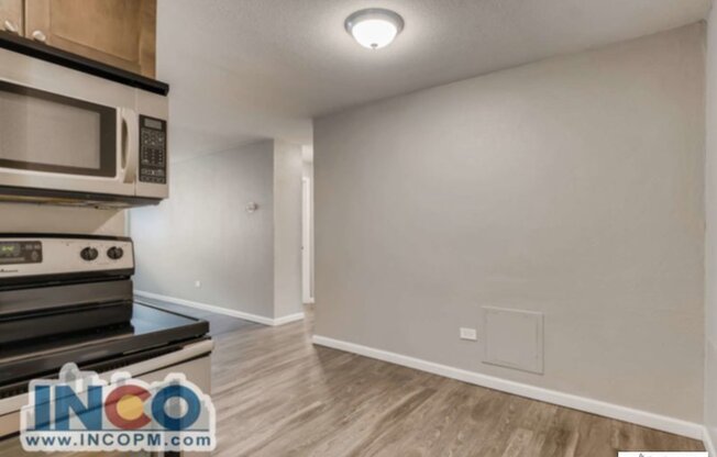 1555 Grove St. #208