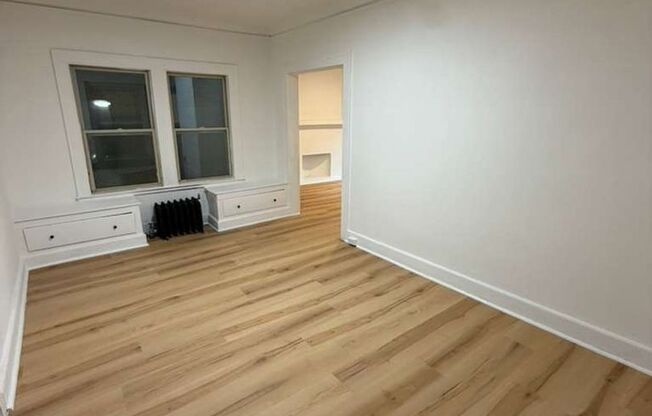 1 bed, 1 bath, 800 sqft, $950, Unit Unit 431