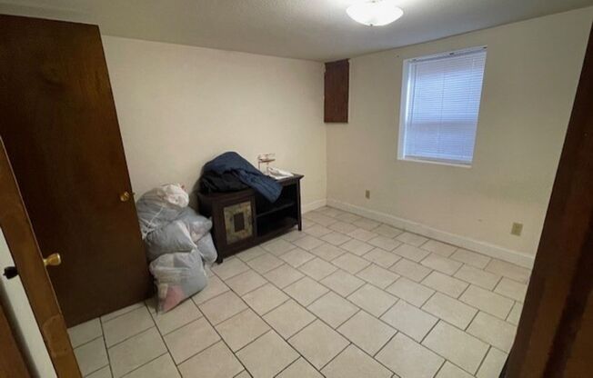 1 bed, 1 bath, 675 sqft, $700