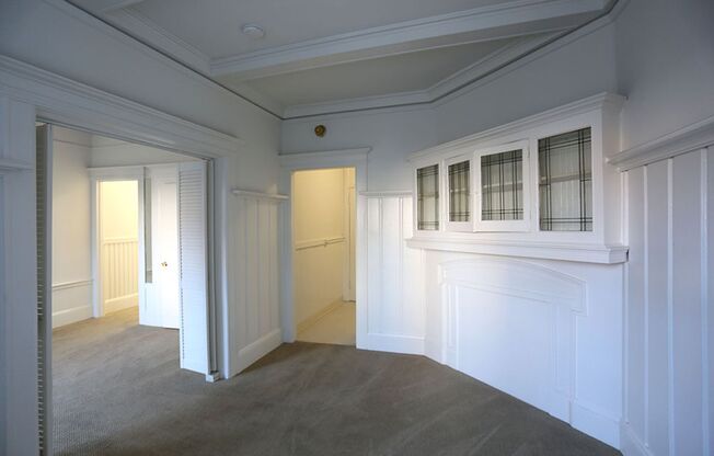 OPEN HOUSE: Saturday (6/28) 3:30pm-4:00pm. Classic San Francisco Jr. 1BR/1BA in an elegant Nob Hill building, Carpet Floors, Bay Windows, Shared laundry (830 Powell #3)