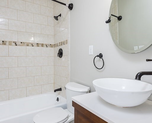 1 bed, 1 bath, 702 sqft, $2,100, Unit 108