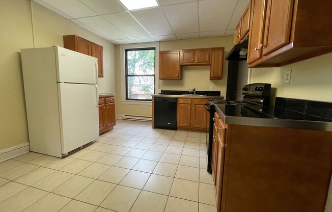 1 bed, 1 bath, 640 sqft, $1,249, Unit 7227 Penn Ave. #2A