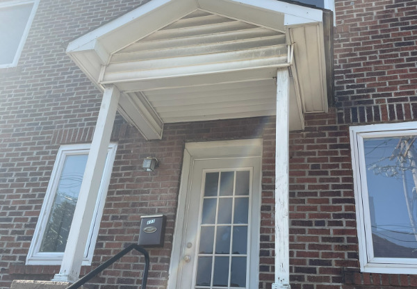 113 E 9 AVE