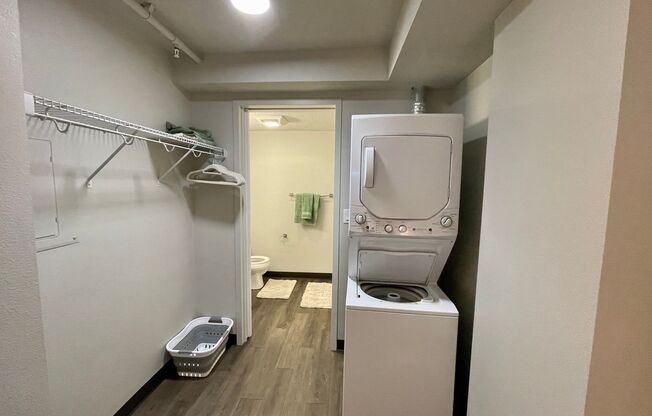 Studio, 1 bath, 335 sqft, $1,095, Unit 214 (Furnished Unit)