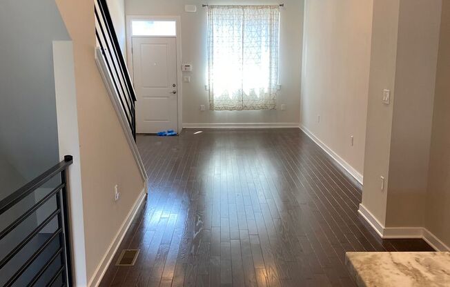 Beautiful 3-Bedroom Townhouse in Fishtown with Rooftop Deck! Available mid-August!