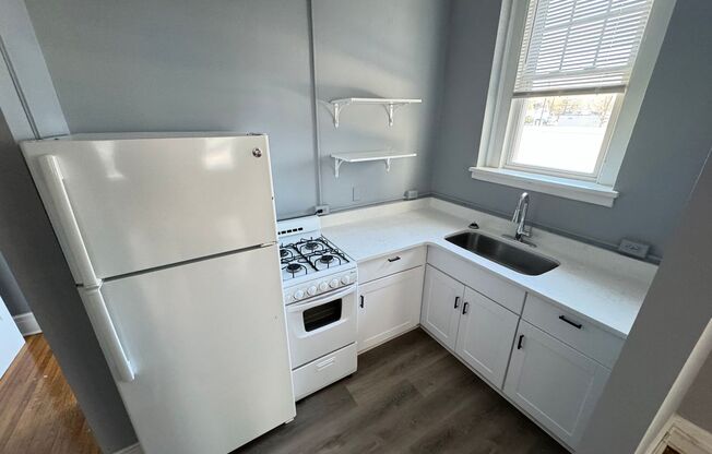 1 bed, 1 bath, $995, Unit 117