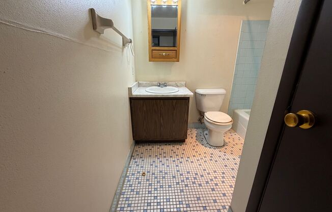 1 bed, 1 bath, $795, Unit 37