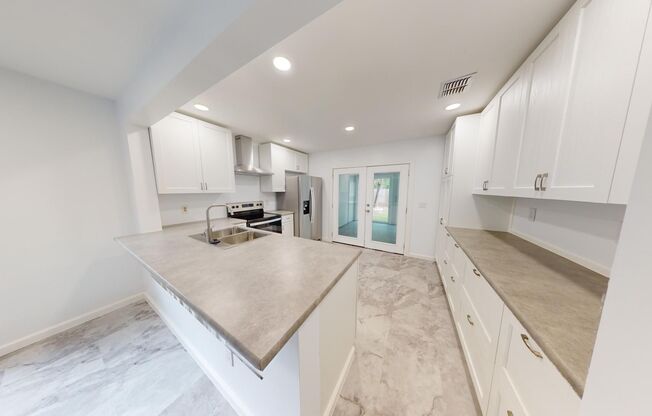 Gorgeous New renovated 3 bedroom 2 bathroom townhouse