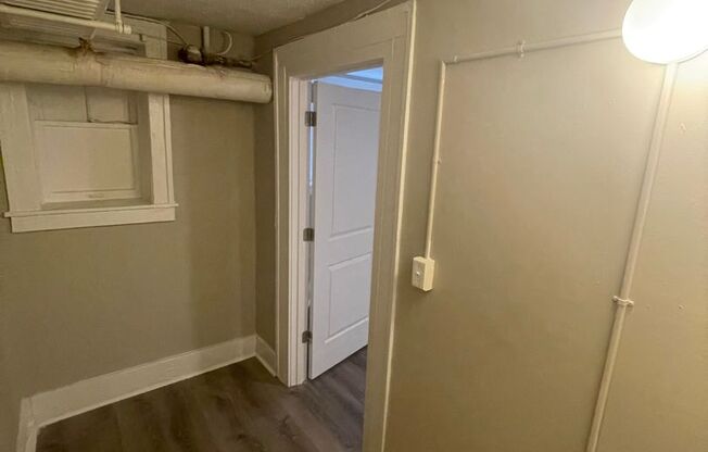 Studio, 1 bath, 470 sqft, $995, Unit B2