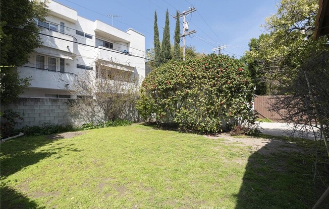 3 beds, 1.5 baths, 1,767 sqft, $6,000