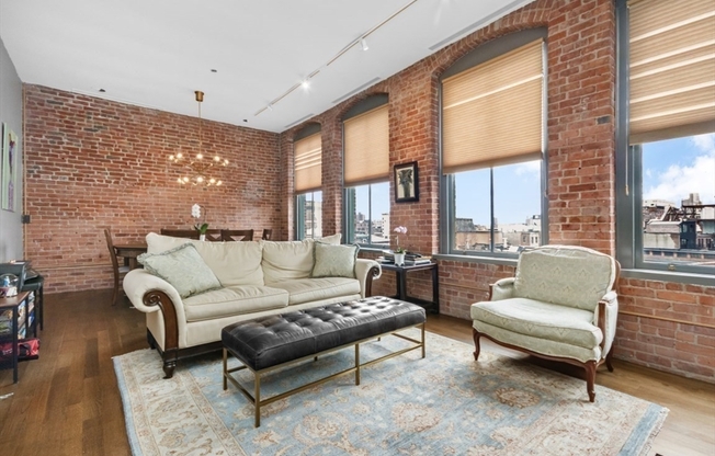 6 EDGERLY PL