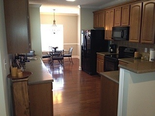 3 beds, 2.5 baths, $2,600