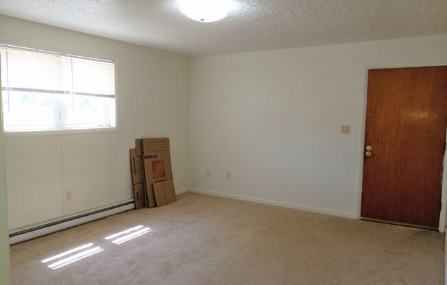 2 beds, 1 bath, 903 sqft, $1,170, Unit K-12