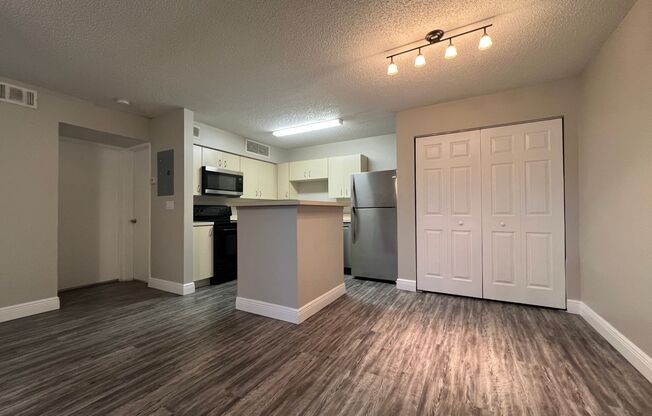 2/1 Condo in Gated Lakefront Altamonte Community ~ Great Amenities ~ Must See!