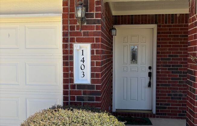 3 Bedroom 2 Bathroom Pflugerville Home(Heatherwilde Subdivision)