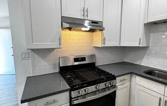 1 bed, 1 bath, $1,700, Unit 16