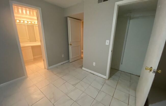 2 beds, 2 baths, 1,000 sqft, $1,650, Unit 29