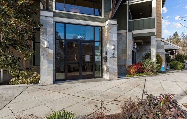 Quiet Magnolia condo within walking distance to Discovery park & Ballard Locks