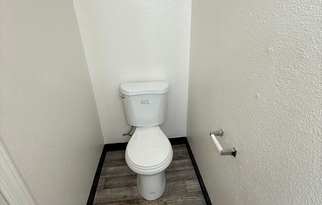 3 beds, 1.5 baths, 1,140 sqft, $1,199, Unit 405-102