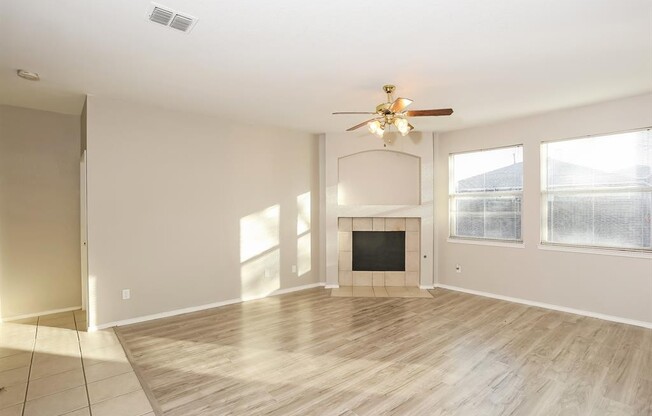 920 MEDINA DR