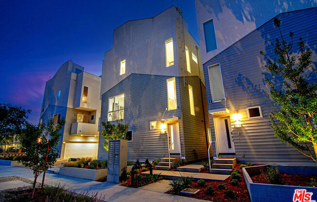 10909 1/2 OTSEGO ST