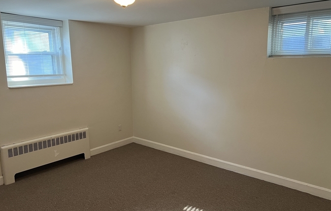 1 bed, 1 bath, 700 sqft, $2,000, Unit 1