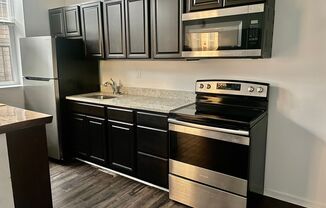 Studio, 1 bath, 525 sqft, $1,025, Unit Apt 2F