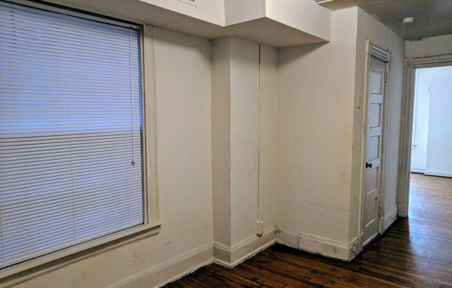 1 bed, 1 bath, $1,195, Unit Apt. A