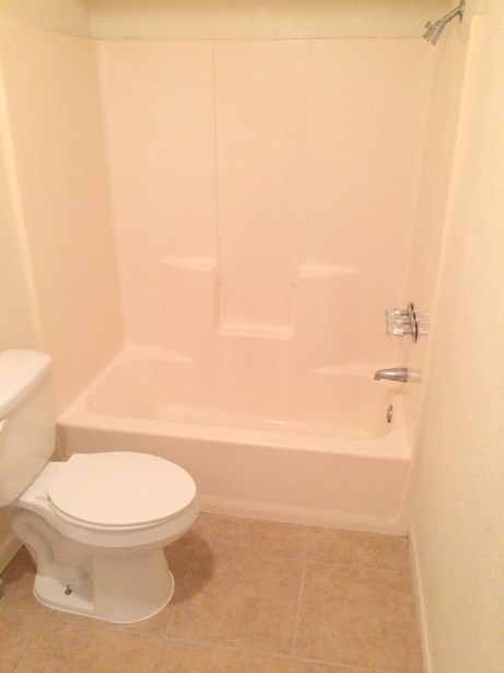 2 beds, 1 bath, $1,300