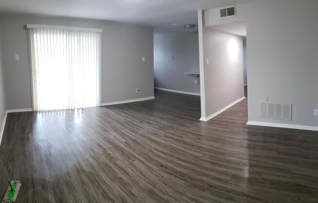 2 beds, 1 bath, 875 sqft, $1,550, Unit A-301